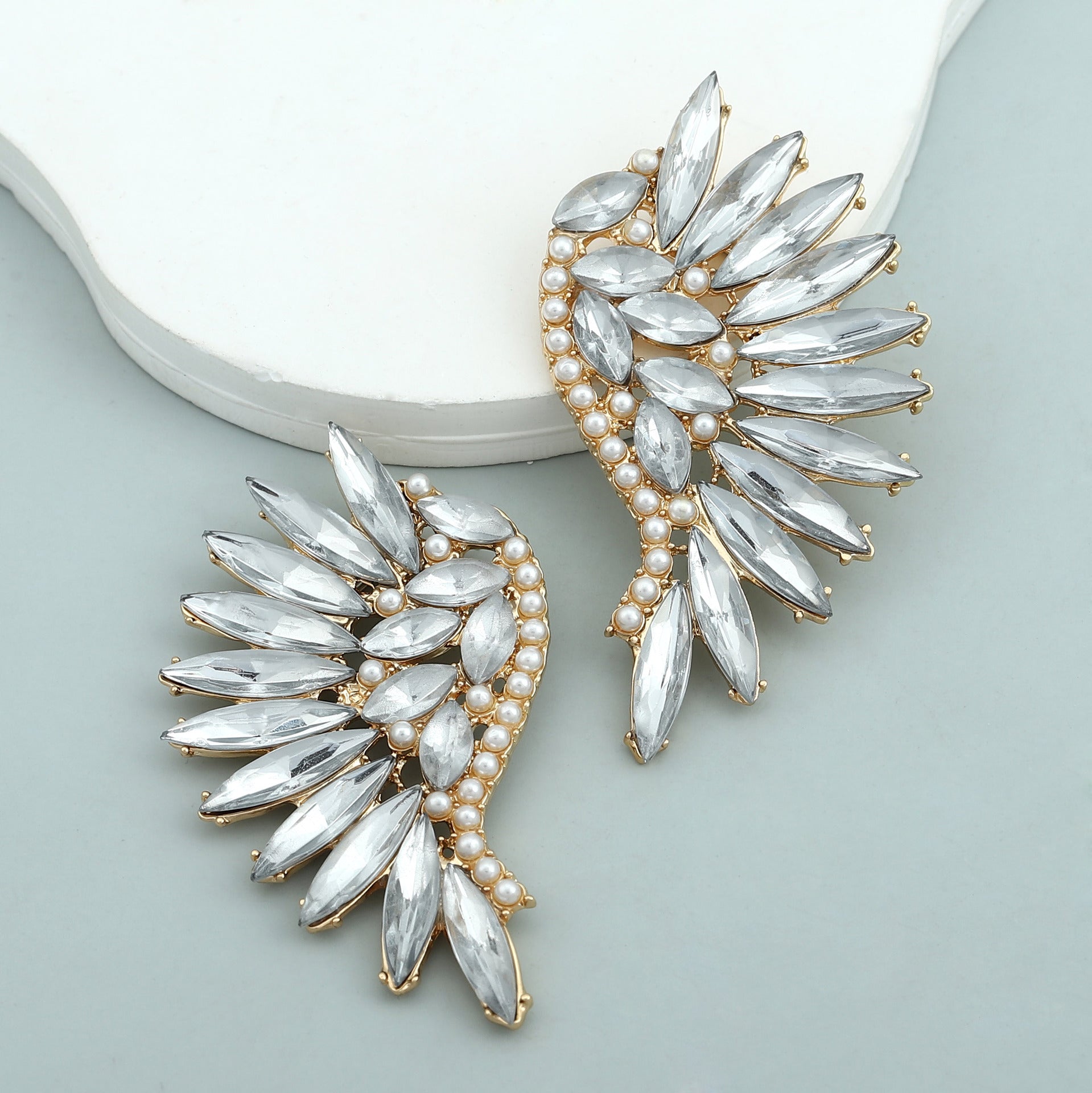 Beautiful Pearl Earring with Unique Style