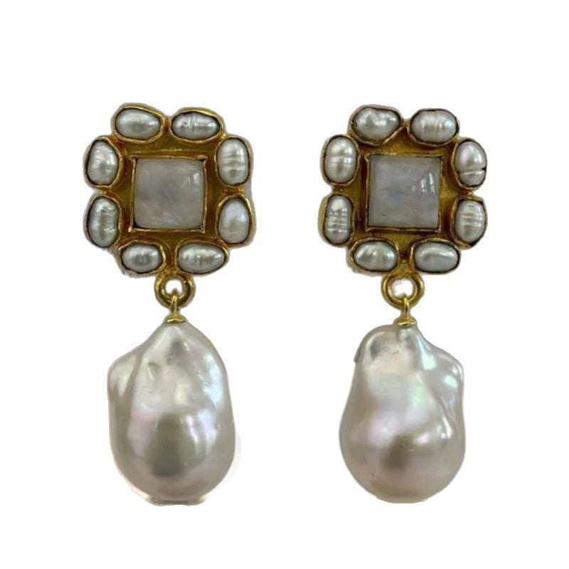 Beautiful Pearl Earring with Unique Style
