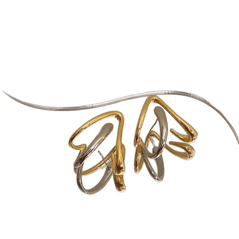 Classic Earring with Timeless Appeal