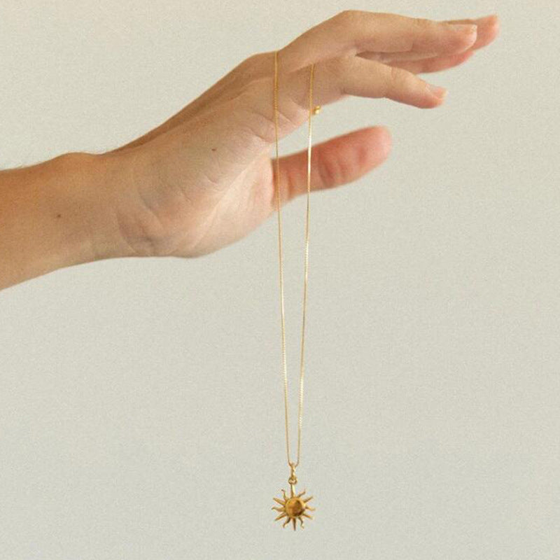 Stunning Necklace for Daily Wear