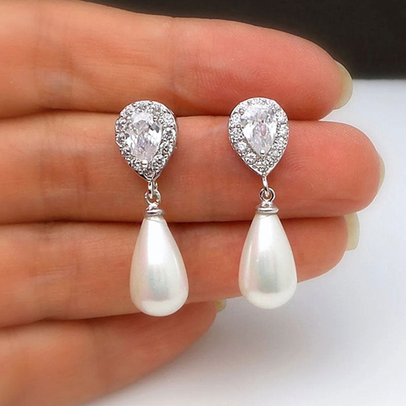 Romantic Pearl Earring for Special Moments