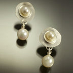 A Beautiful Pearl Earring with Unique Style