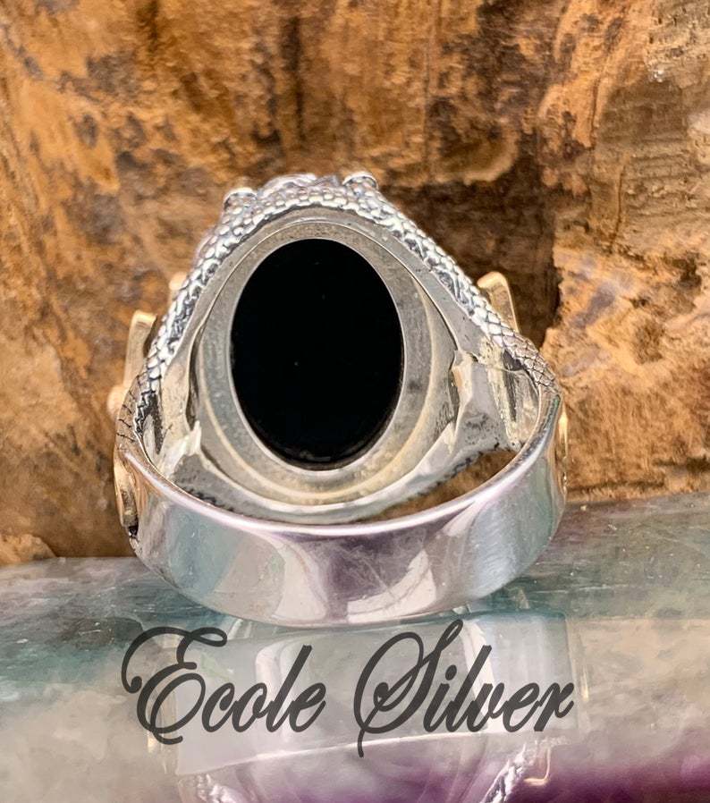 Beautiful Silver Bracelet with Unique Style