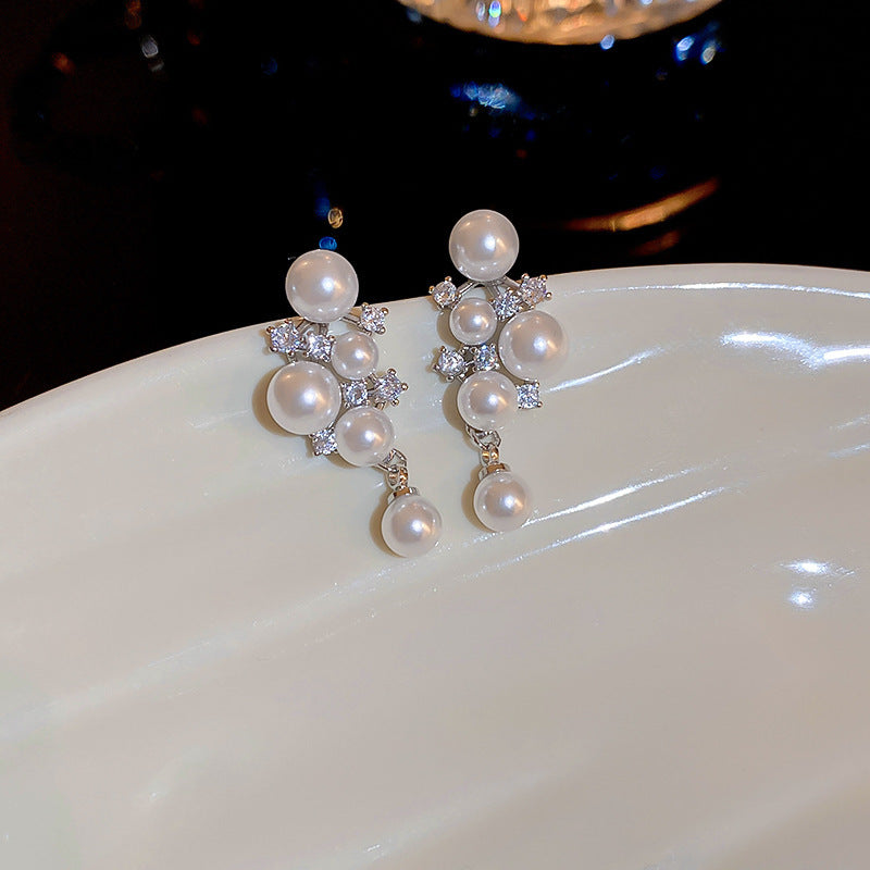 Beautiful Pearl Earring with Unique Style