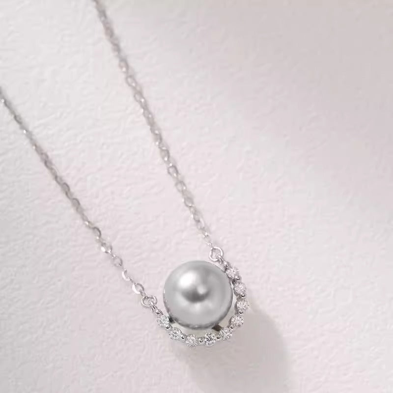 Beautiful Pearl Necklace with Unique Style