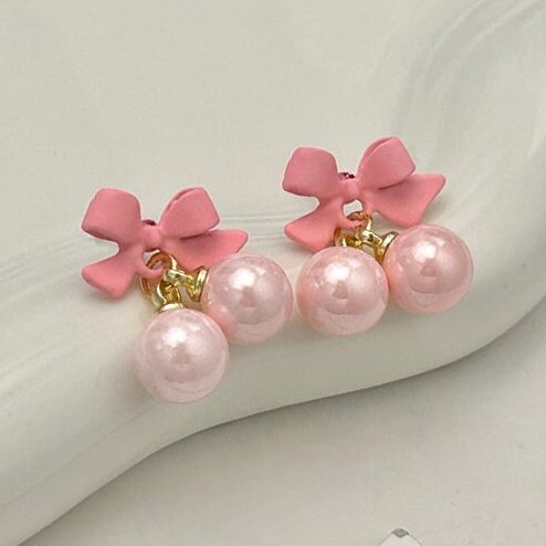 Charming Pearl Earring for Any Occasion