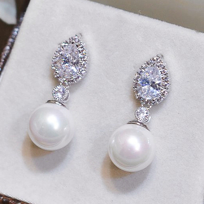 Charming Pearl Earring for Any Occasion