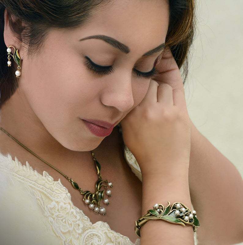 Beautiful Pearl Earring with Unique Style