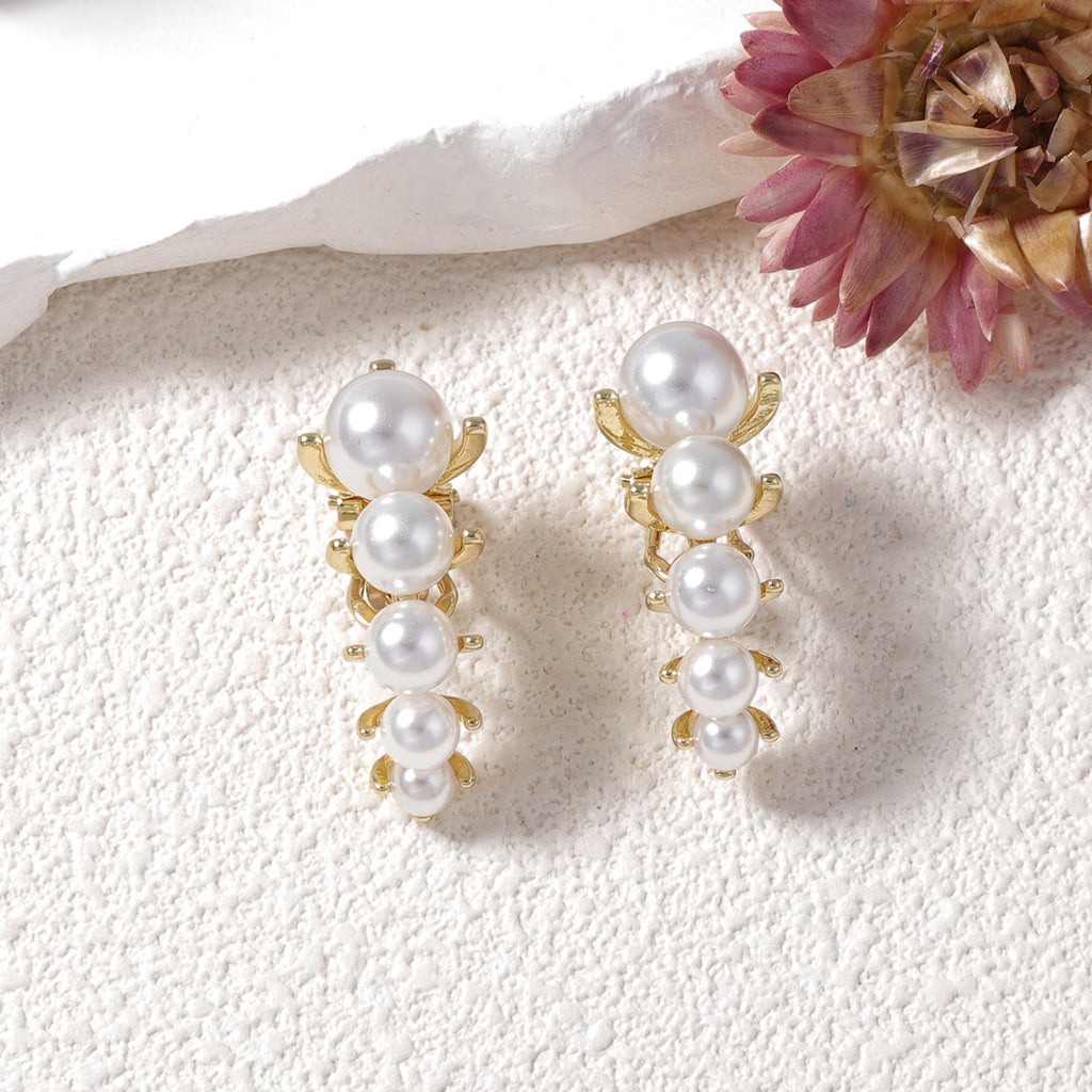 Beautiful Pearl Earring with Unique Style