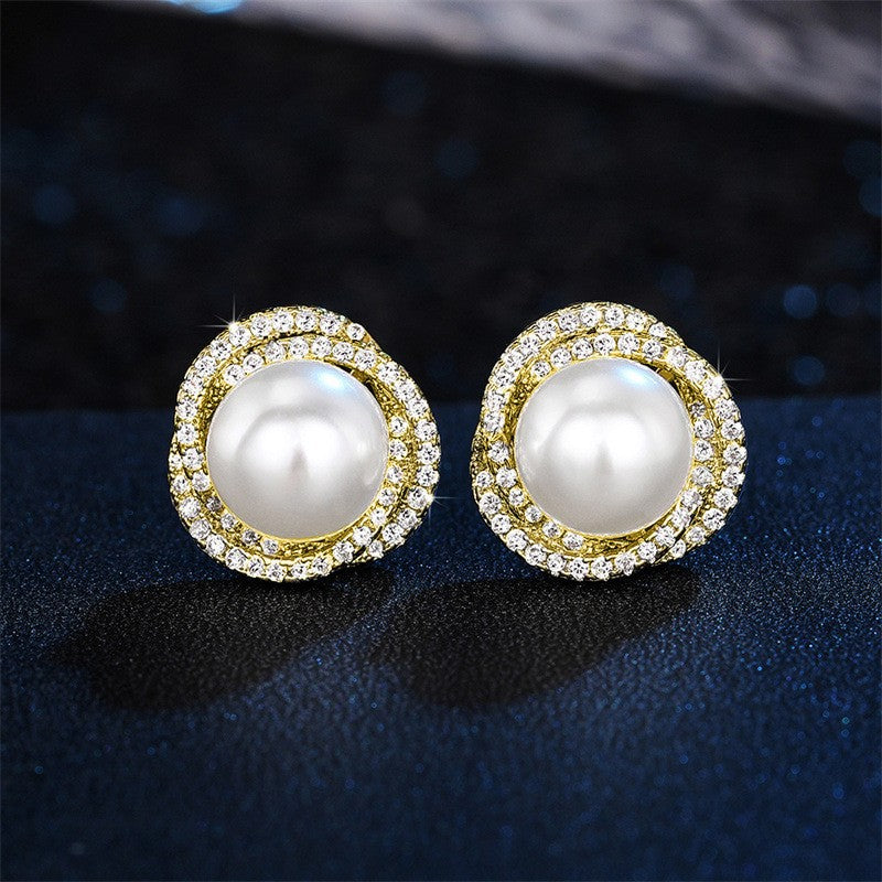 Charming Pearl Earring for Any Occasion