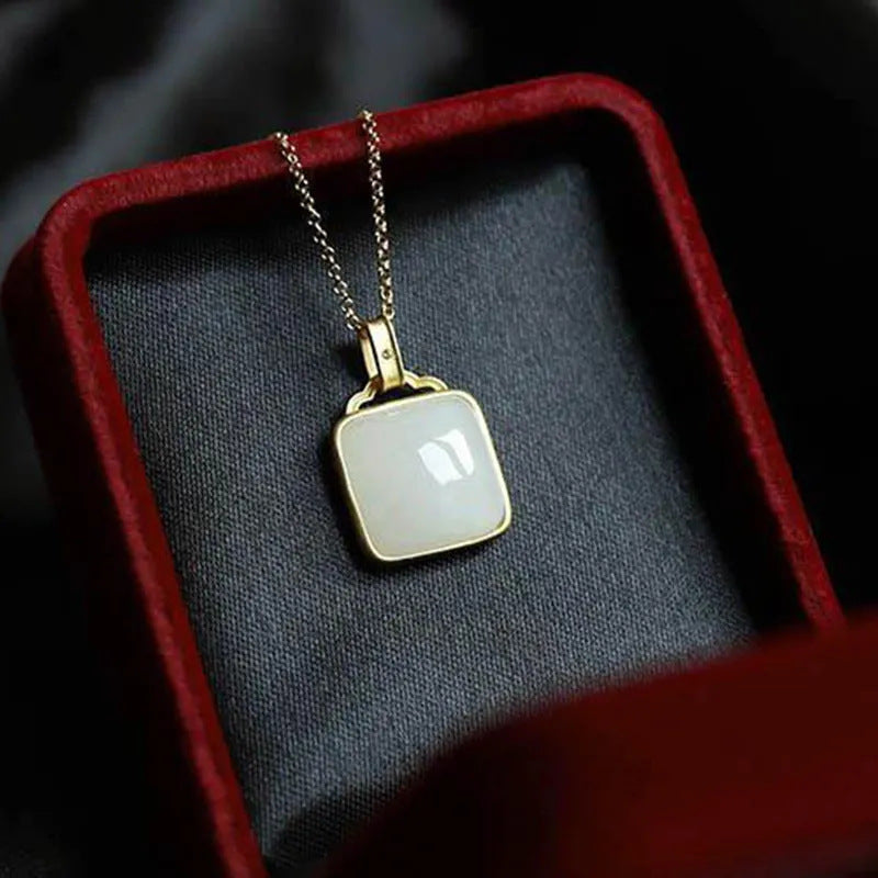 Beautiful Gold Necklace with Unique Style