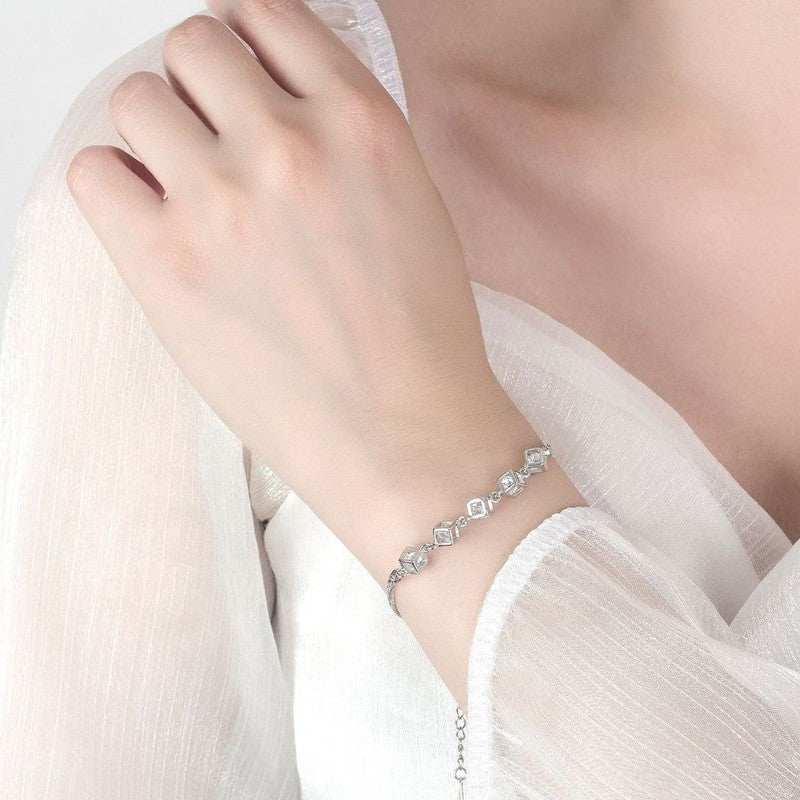 Beautiful Silver Bracelet with Unique Style