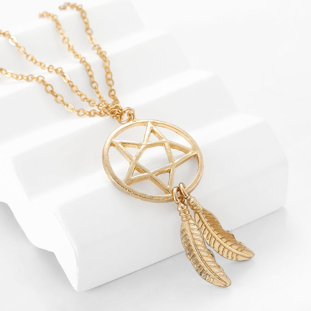 Beautiful Pearl Pendant with Unique Style