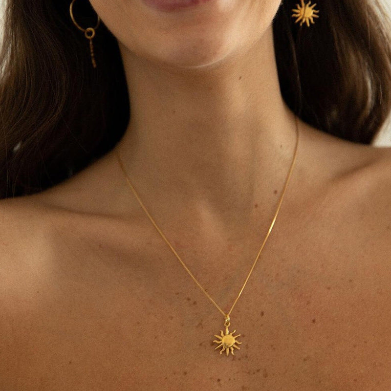 Stunning Necklace for Daily Wear