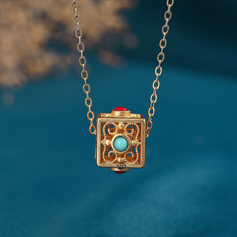 Beautiful Gold Necklace with Unique Style