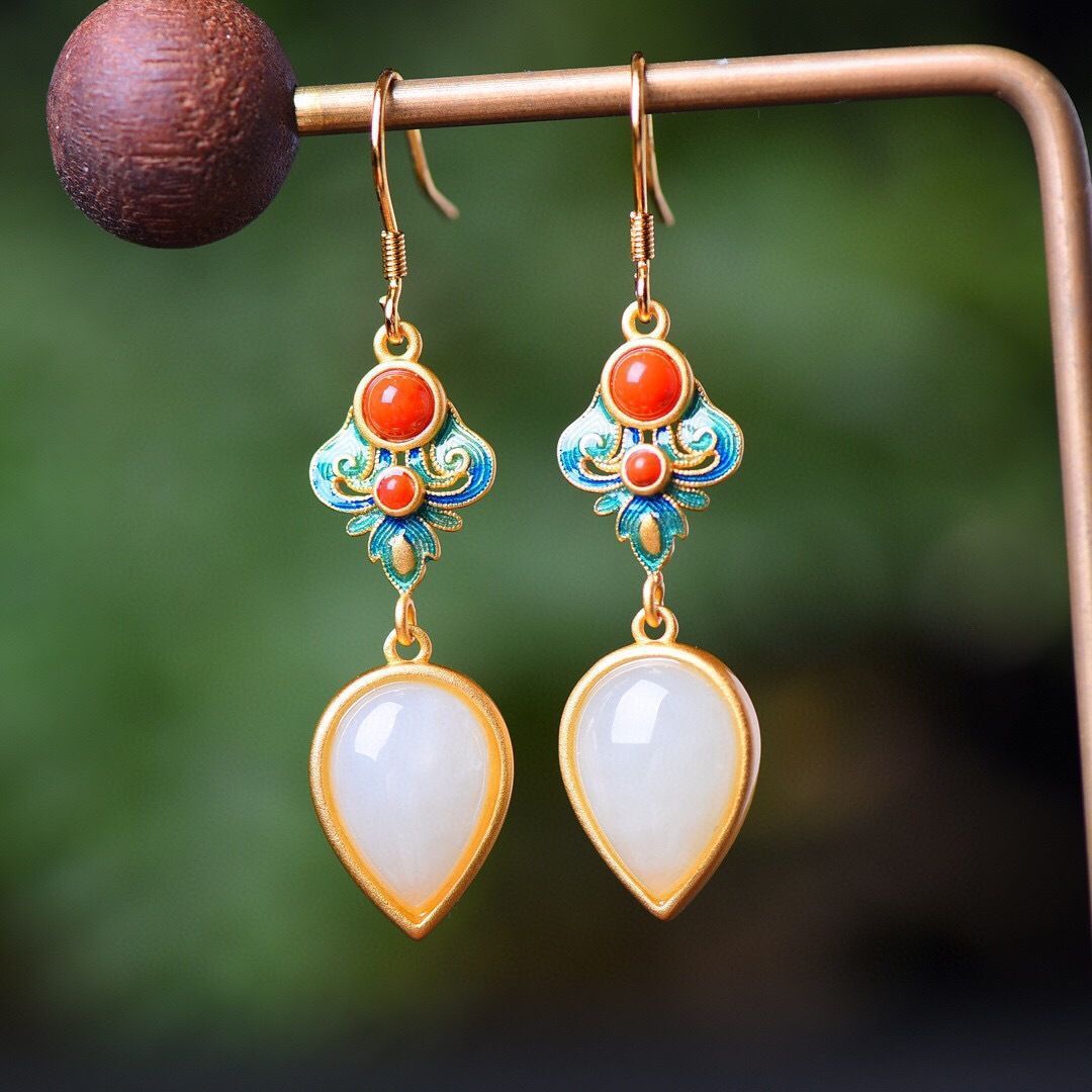 Beautiful Pearl Earring with Unique Style