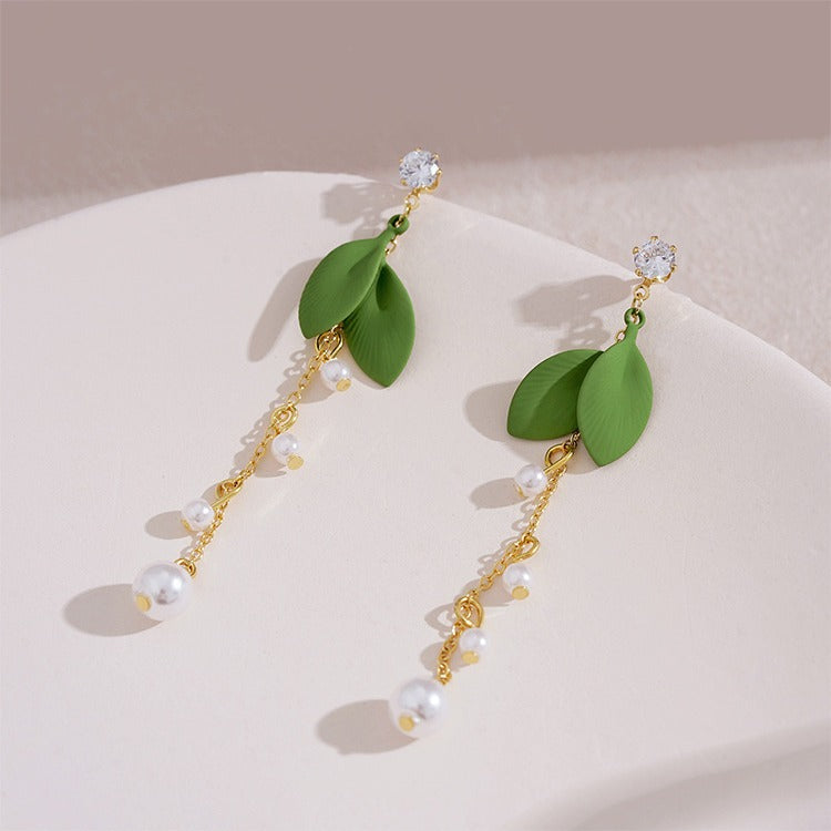 Beautiful Pearl Earring with Unique Style