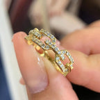 Classic Chain with Timeless Appeal