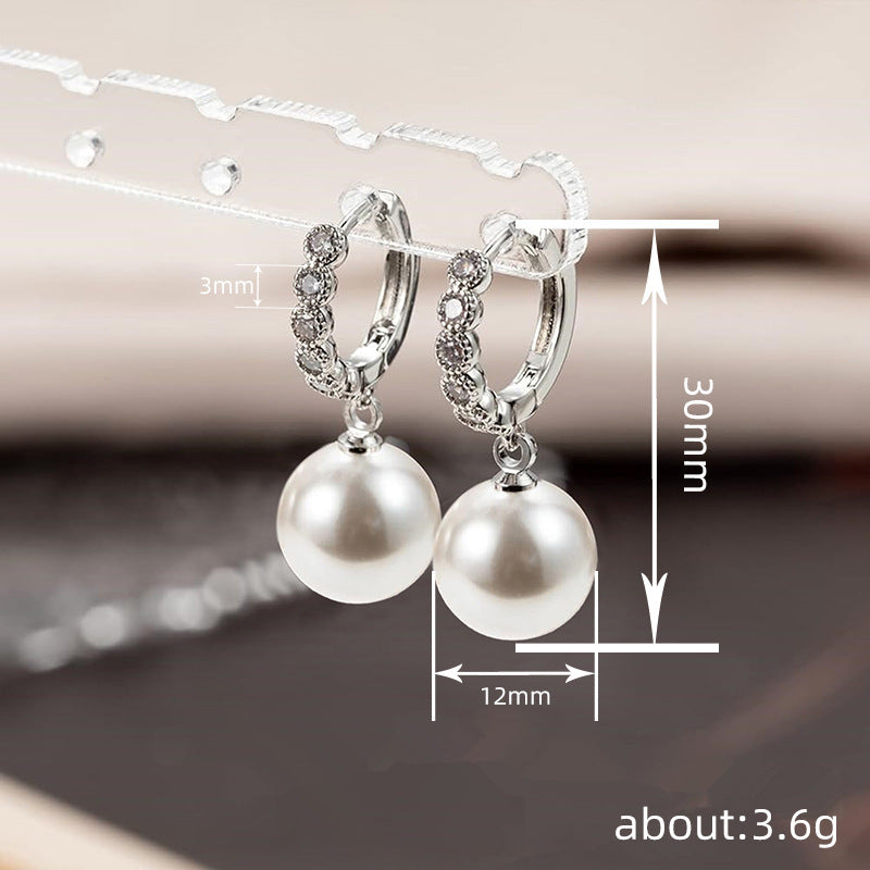 Beautiful Pearl Earring with Unique Style