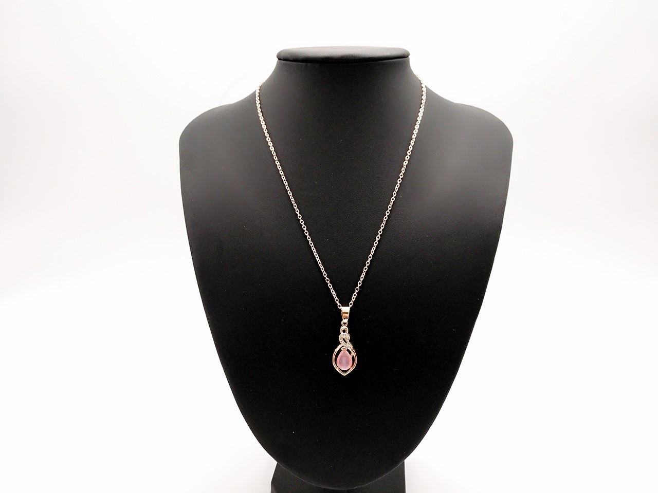 Elegant Gold Necklace for Every Occasion