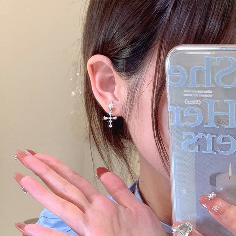 Beautiful Pearl Earring with Unique Style