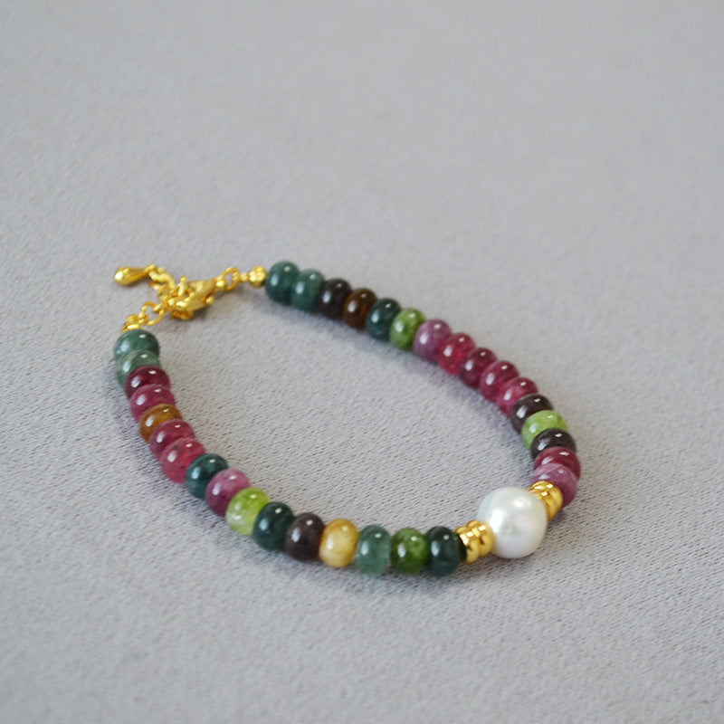 Beautiful Pearl Necklace with Unique Style