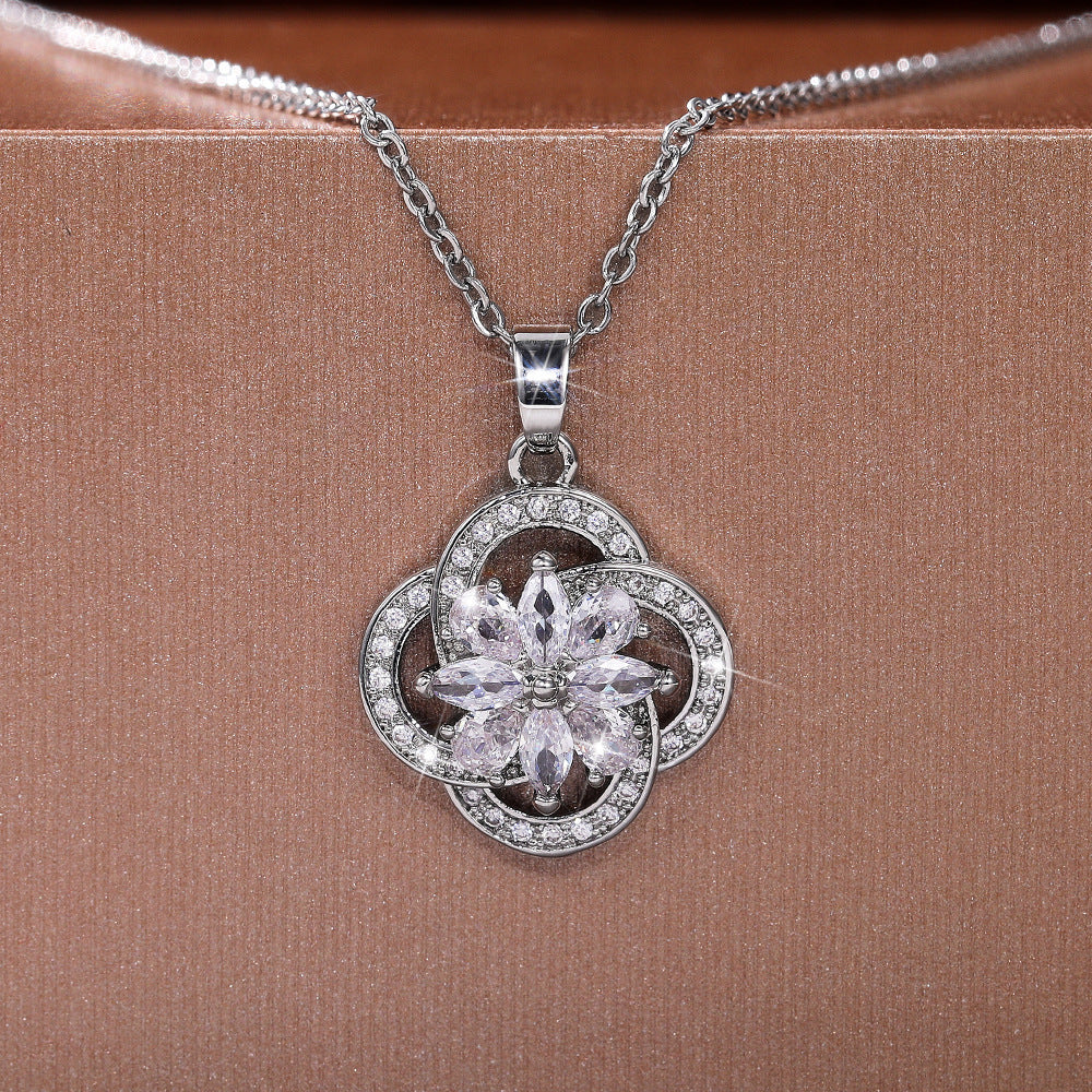 Beautiful Gold Necklace with Unique Style