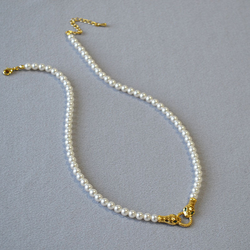 Beautiful Gold Necklace with Unique Style