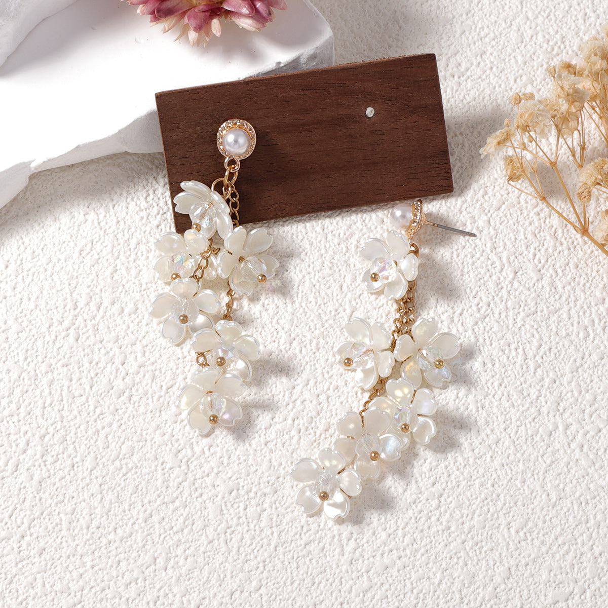 Charming Pearl Earring for Any Occasion