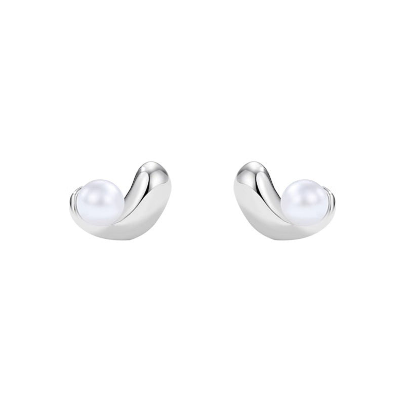Beautiful Pearl Earring with Unique Style