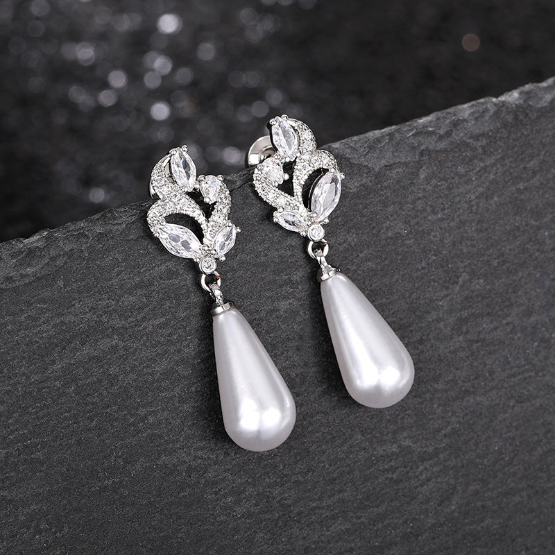 Charming Pearl Earring for Any Occasion