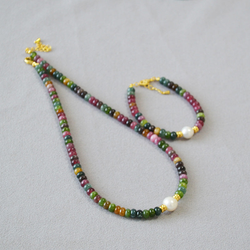 Beautiful Pearl Necklace with Unique Style