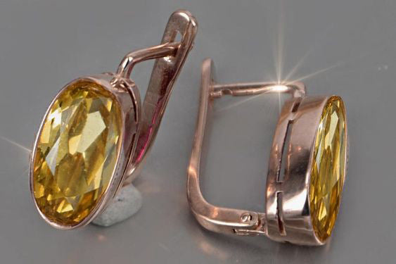 Delicate Artisan Gold Earring