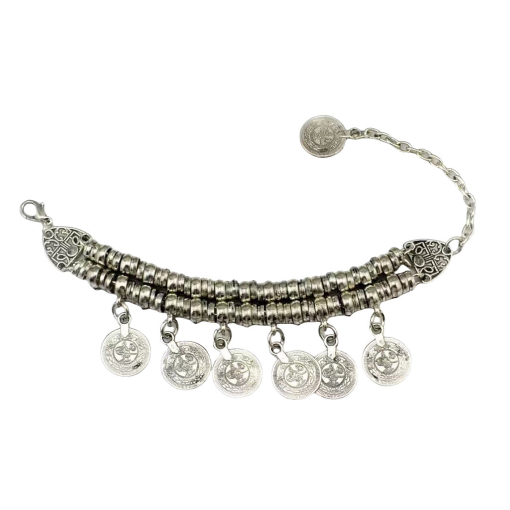 A Charming Gold Bracelet for Any Occasion