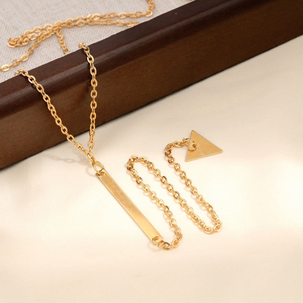 Beautiful Gold Necklace with Unique Style
