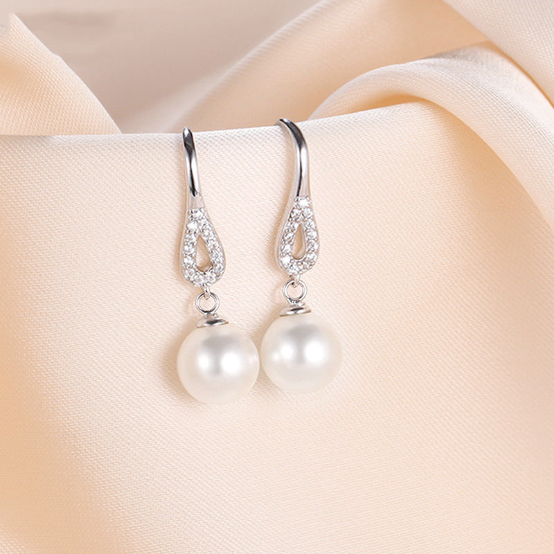Beautiful Pearl Earring with Unique Style