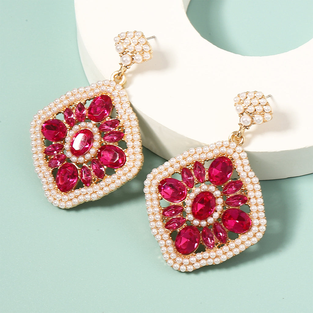 Beautiful Pearl Earring with Unique Style