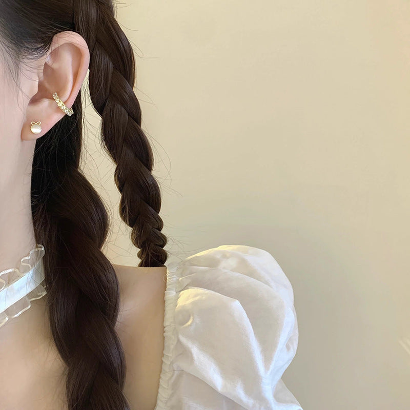 Charming Pearl Earring for Any Occasion