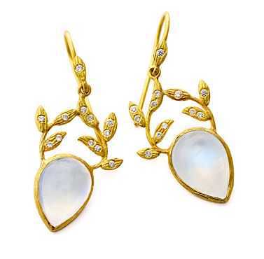 Classic Earring with Timeless Appeal