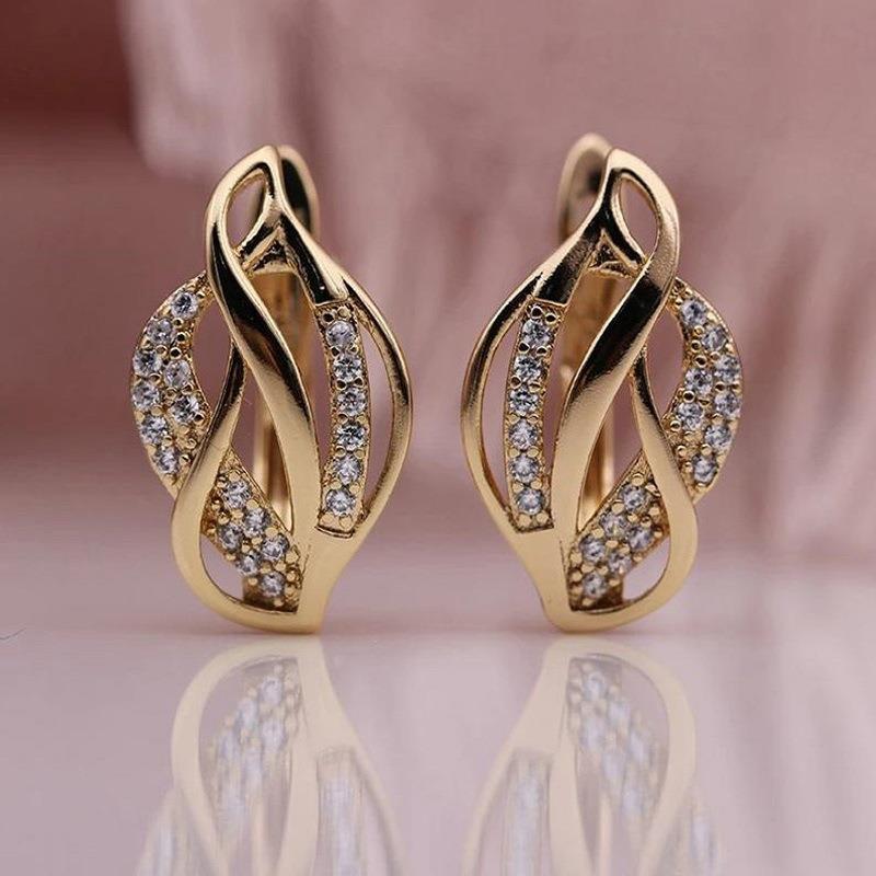 Charming Earring for Any Occasion