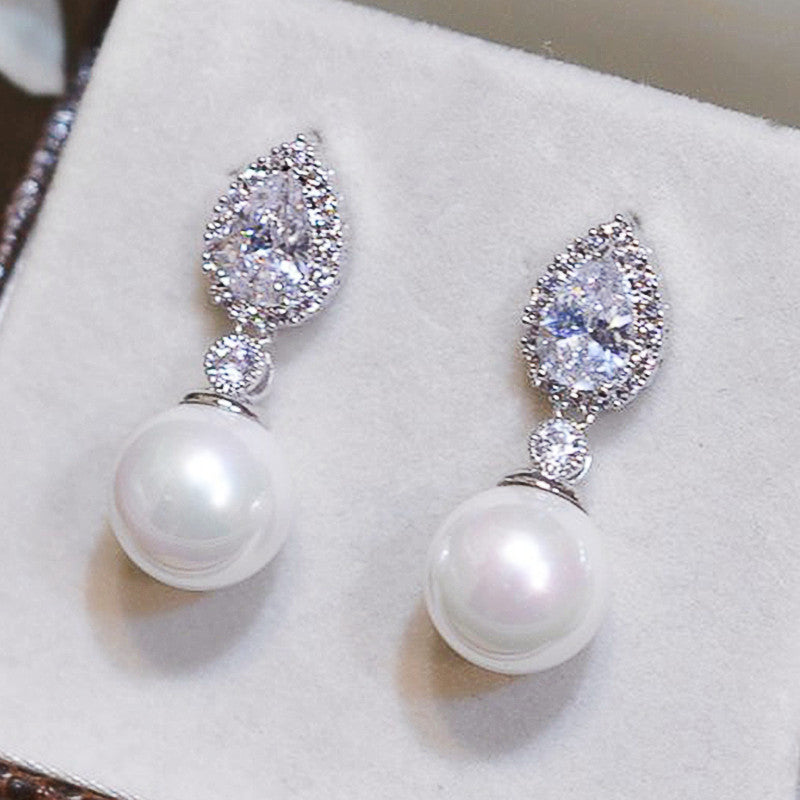 Charming Pearl Earring for Any Occasion