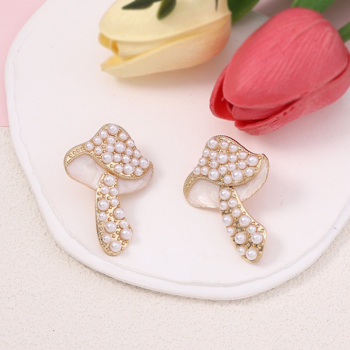 Charming Pearl Earring for Any Occasion