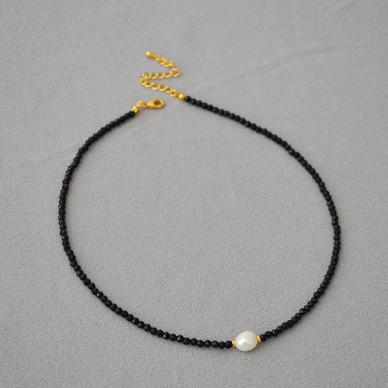 Beautiful Pearl Necklace with Unique Style