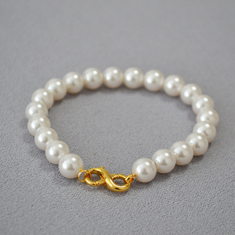 Beautiful Pearl Necklace with Unique Style