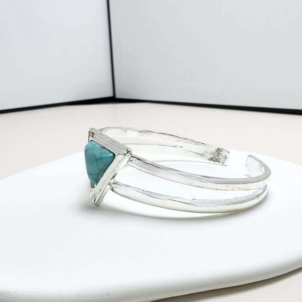 Charming Bracelet for Any Occasion