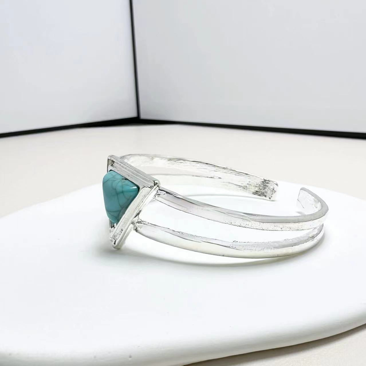 Charming Bracelet for Any Occasion