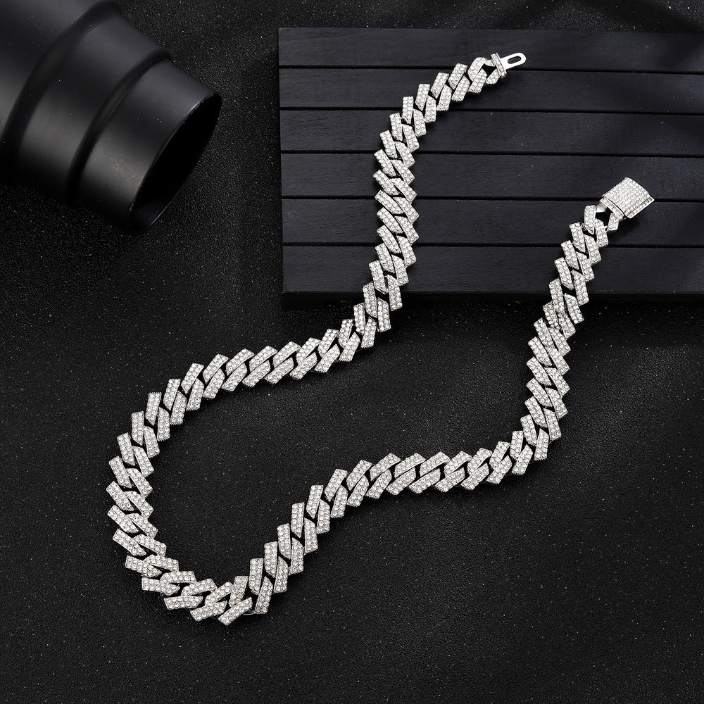 Beautiful Gold Necklace with Unique Style