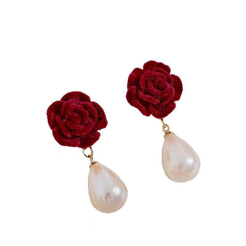 Beautiful Pearl Earring with Unique Style