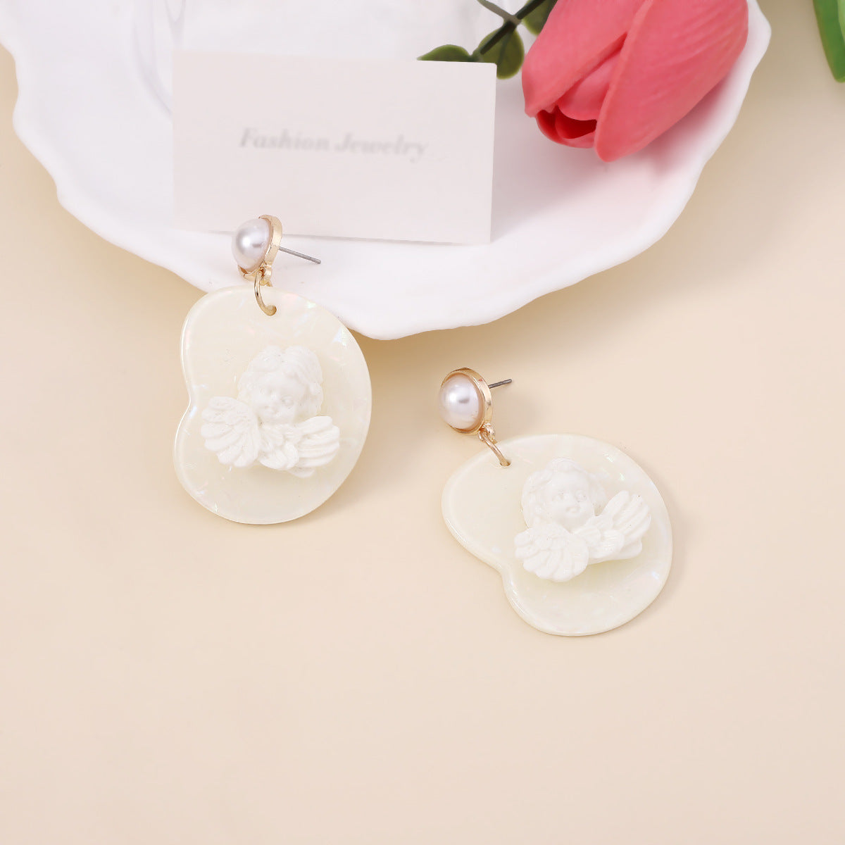 Beautiful Pearl Earring with Unique Style