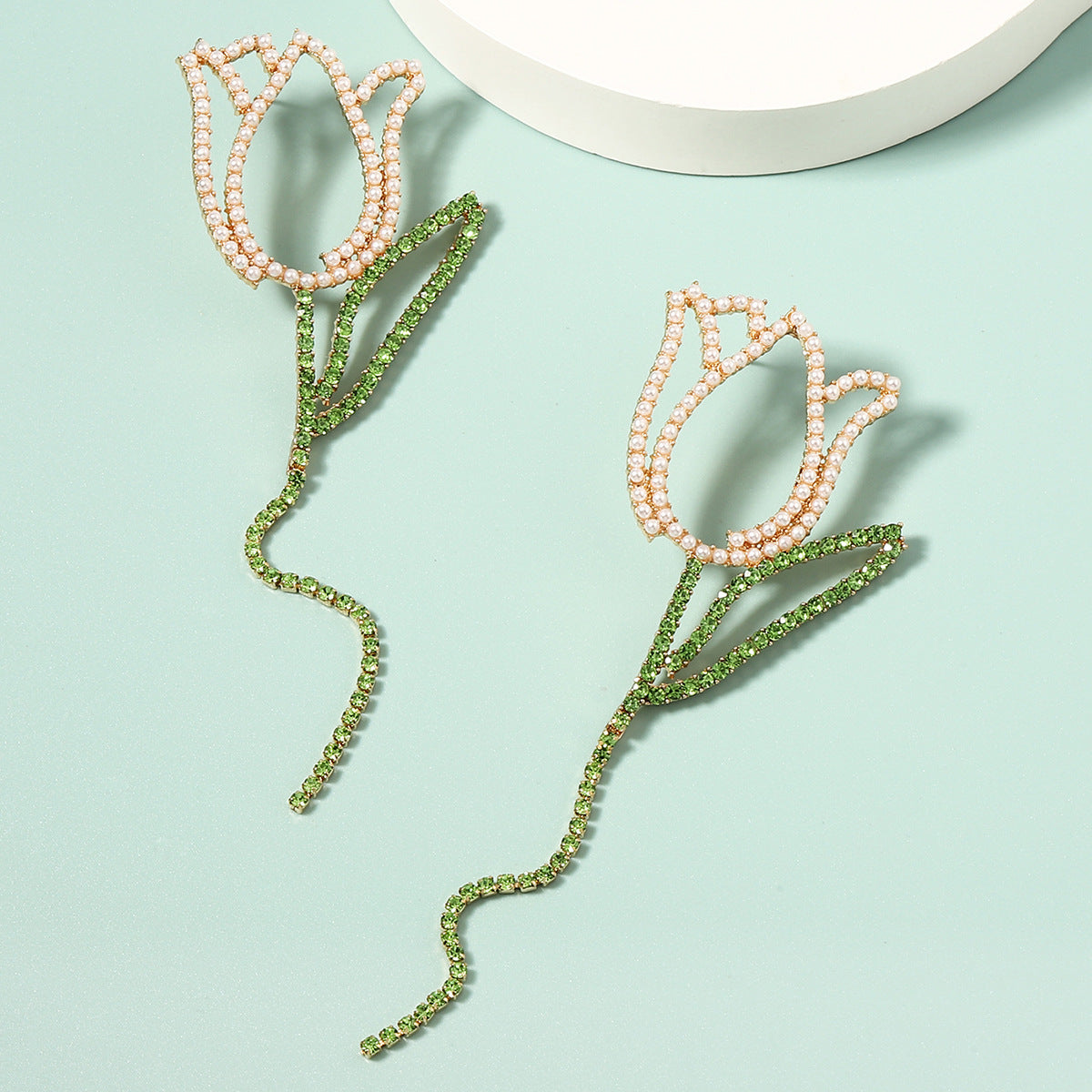 Charming Pearl Earring for Any Occasion